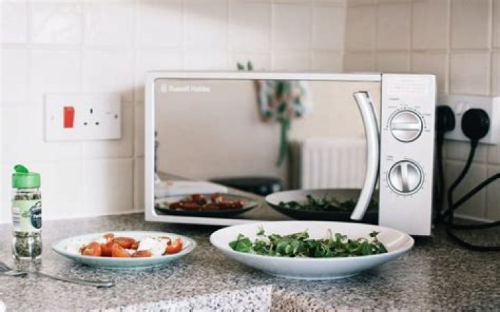 Never Eat Microwaved Food Before Doing This, FDA Warns